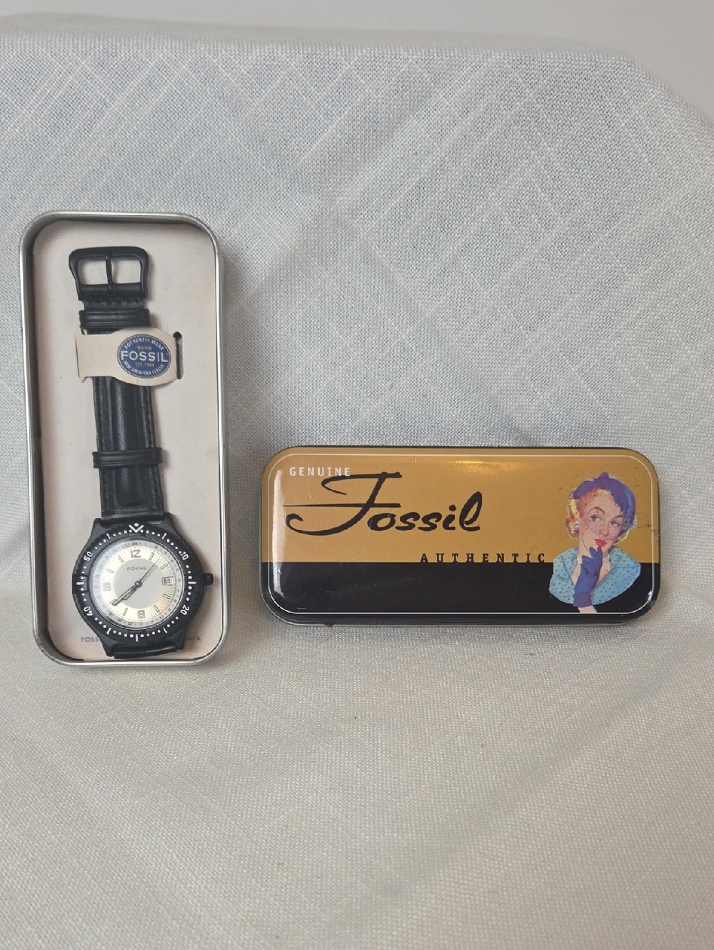 Vintage Fossil Black Strap Watch with Gold and Black Branded Tin